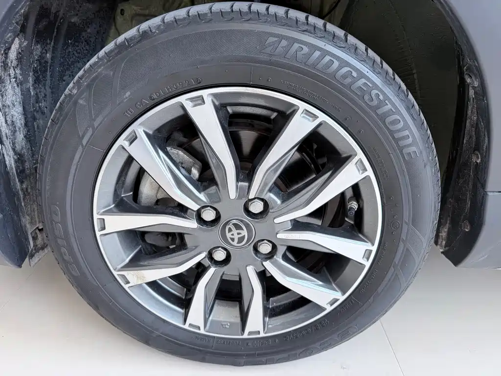 Toyota Yaris L 2021 — фото 15
