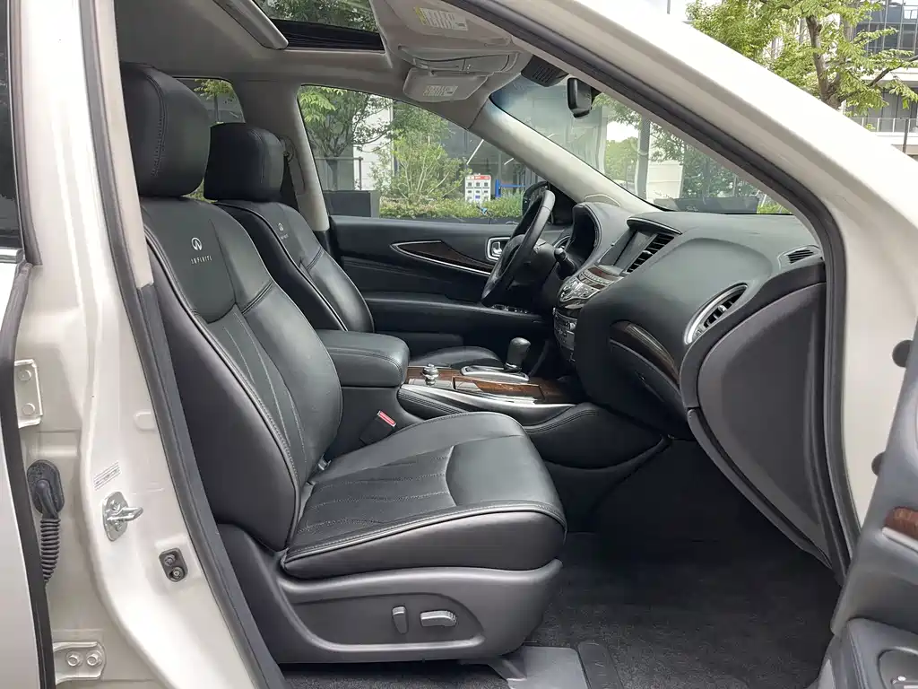 Infiniti JX 2014