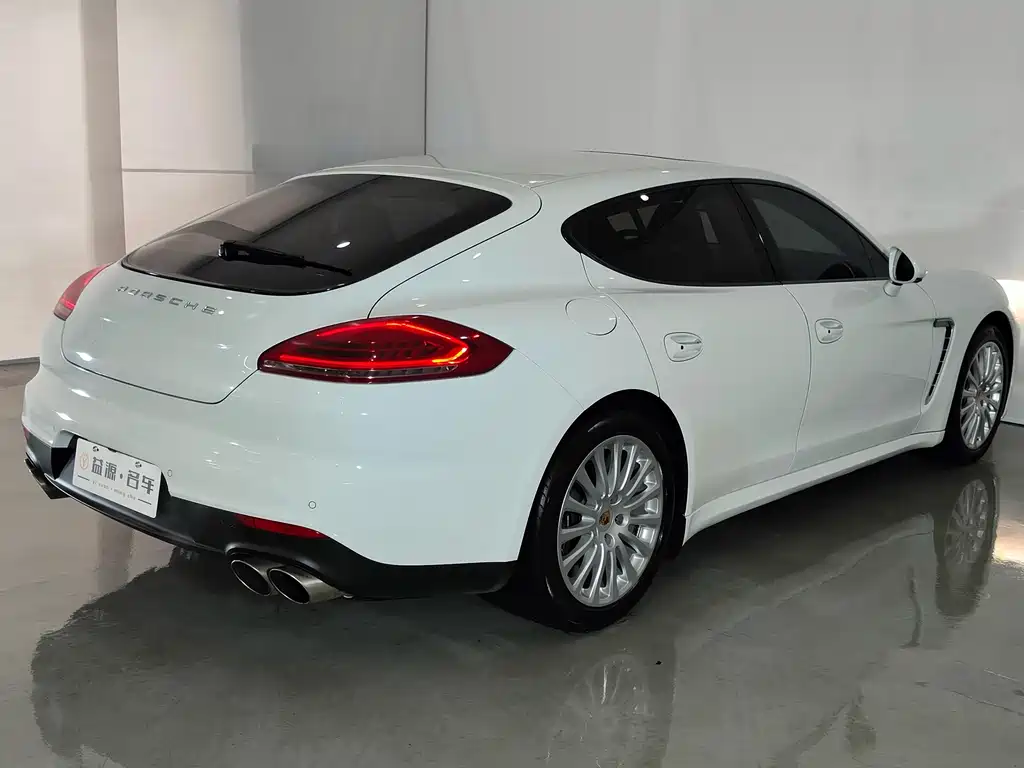 Porsche Panamera 2015 — фото 17