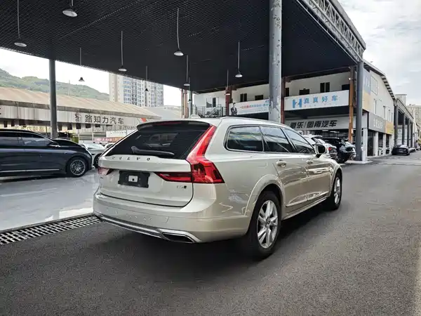 Volvo V90 2019