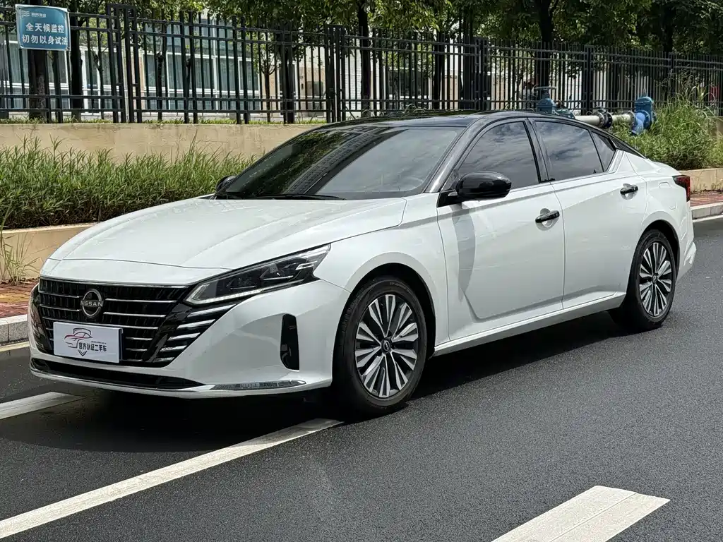 Nissan Teana 2023
