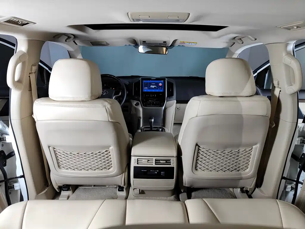 Toyota Land Cruiser 2020 — фото 7