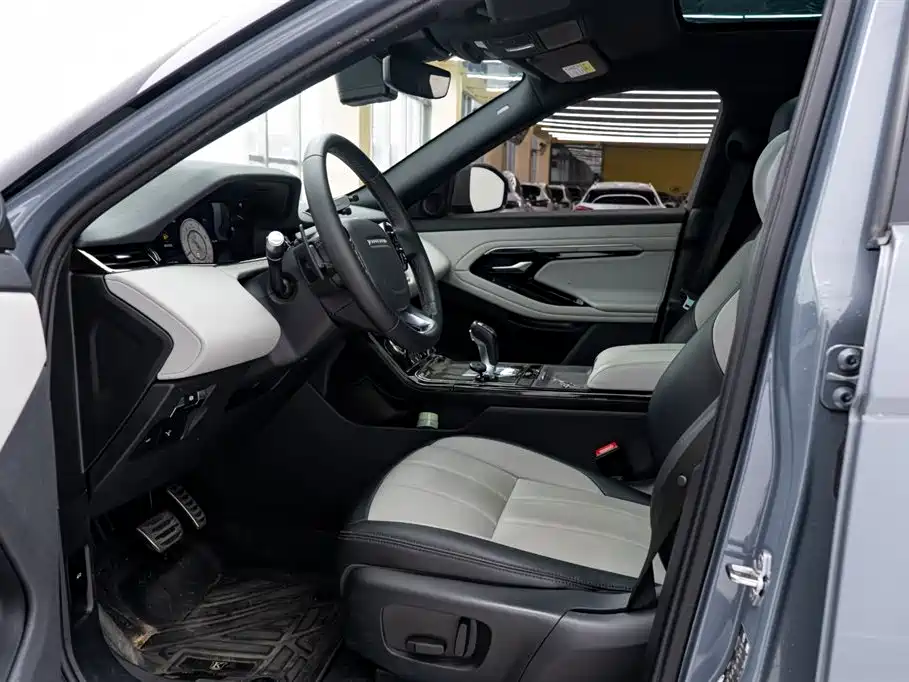 Land Rover Evoque 2021 — фото 21