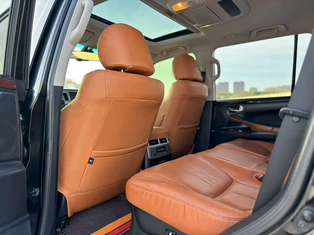 Lexus LX 2012