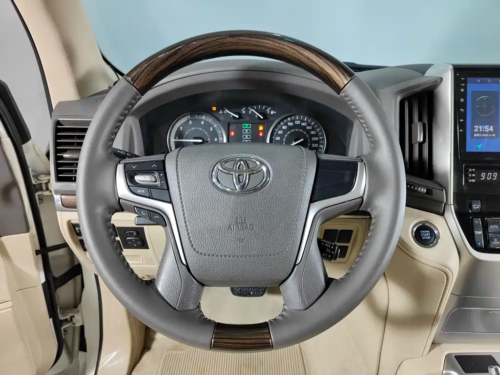 Toyota Land Cruiser 2020 — фото 9