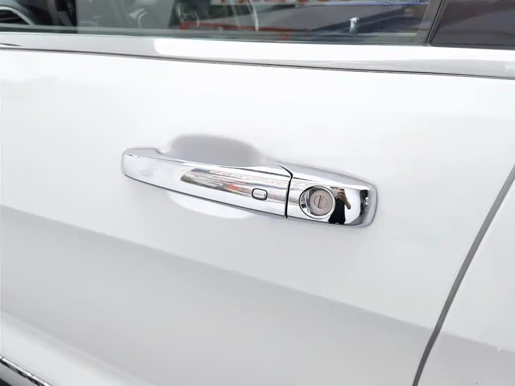 Jeep Grand Cherokee 2014 — фото 18