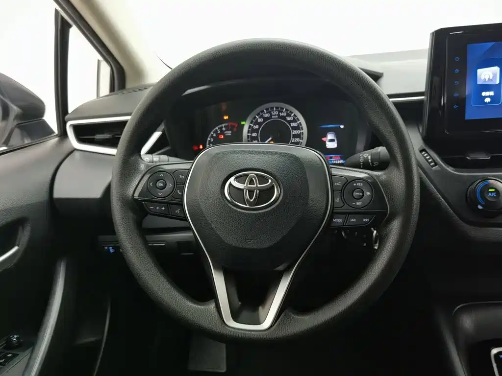 Toyota Corolla 2023 — фото 11
