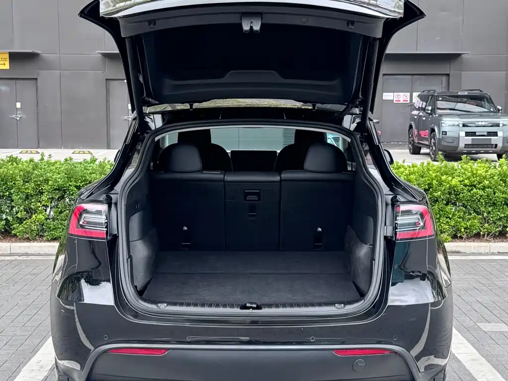 Tesla Model Y 2022 — фото 8
