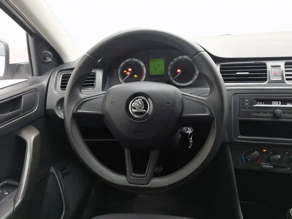 Skoda Rapid 2020 — фото 11