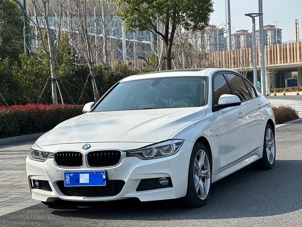 BMW 3 Series 2018 — фото 1