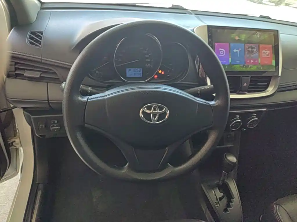 Toyota Yaris L 2018 — фото 11