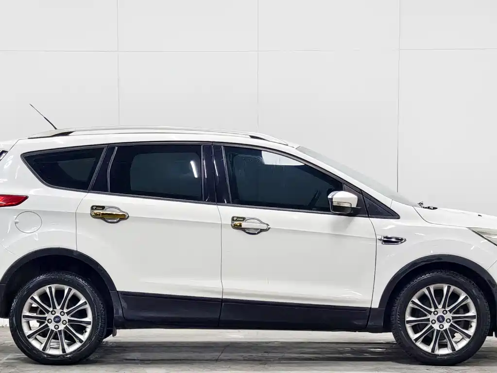 Ford Kuga 2016 — фото 8