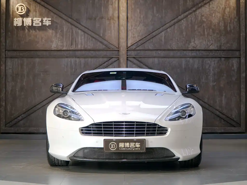 Aston Martin DB9 2015 — фото 2