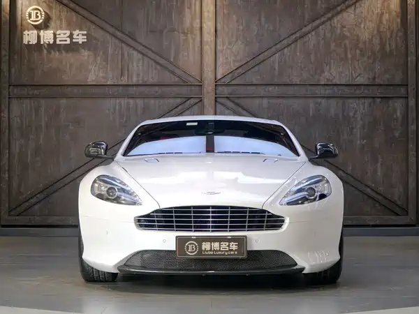 Aston Martin DB9 2015