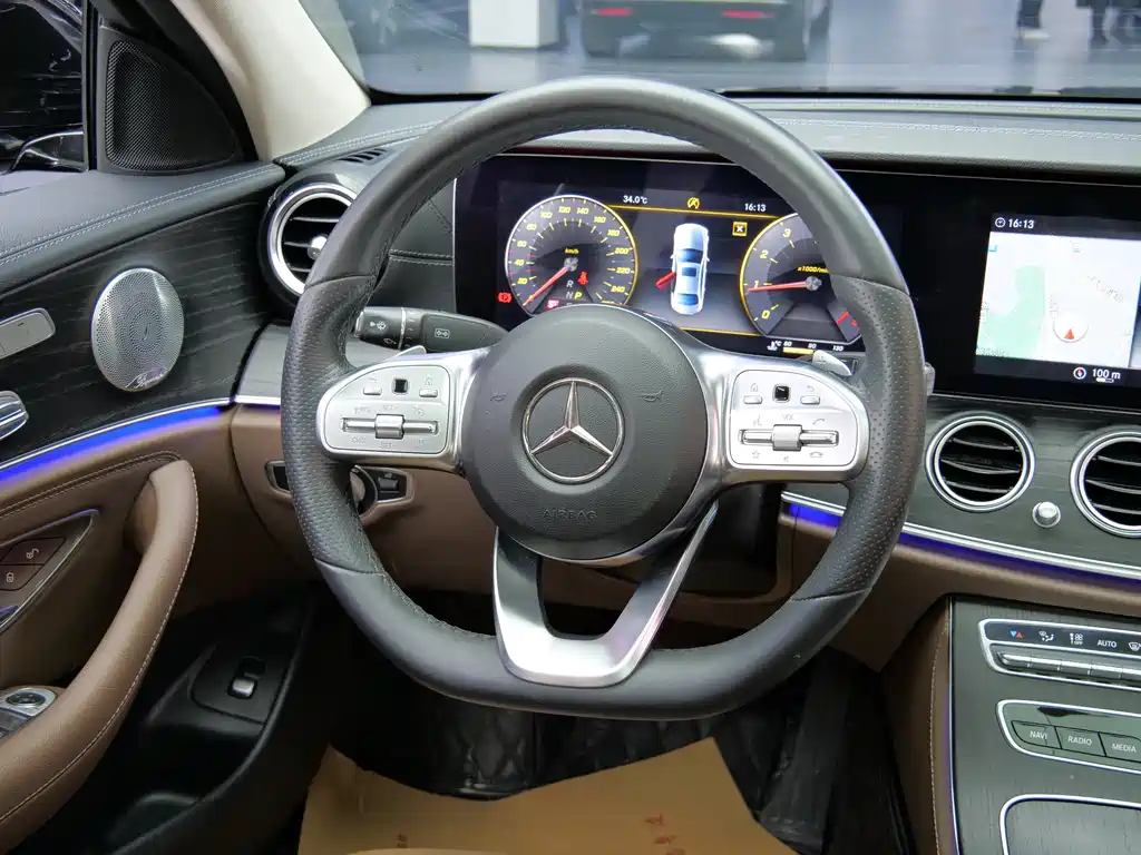 Mercedes-Benz E-Class 2020 — фото 13