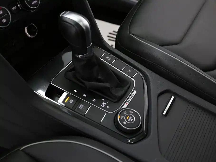 Volkswagen Tiguan 2019 — фото 11