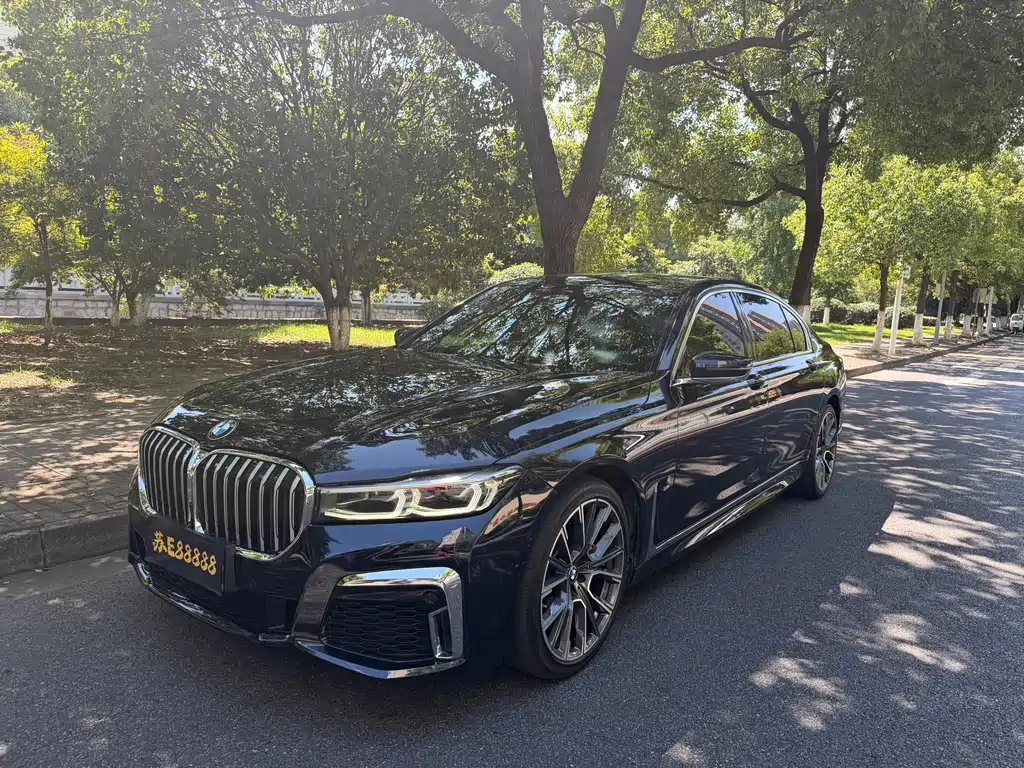 BMW 7 Series 2021 — фото 1
