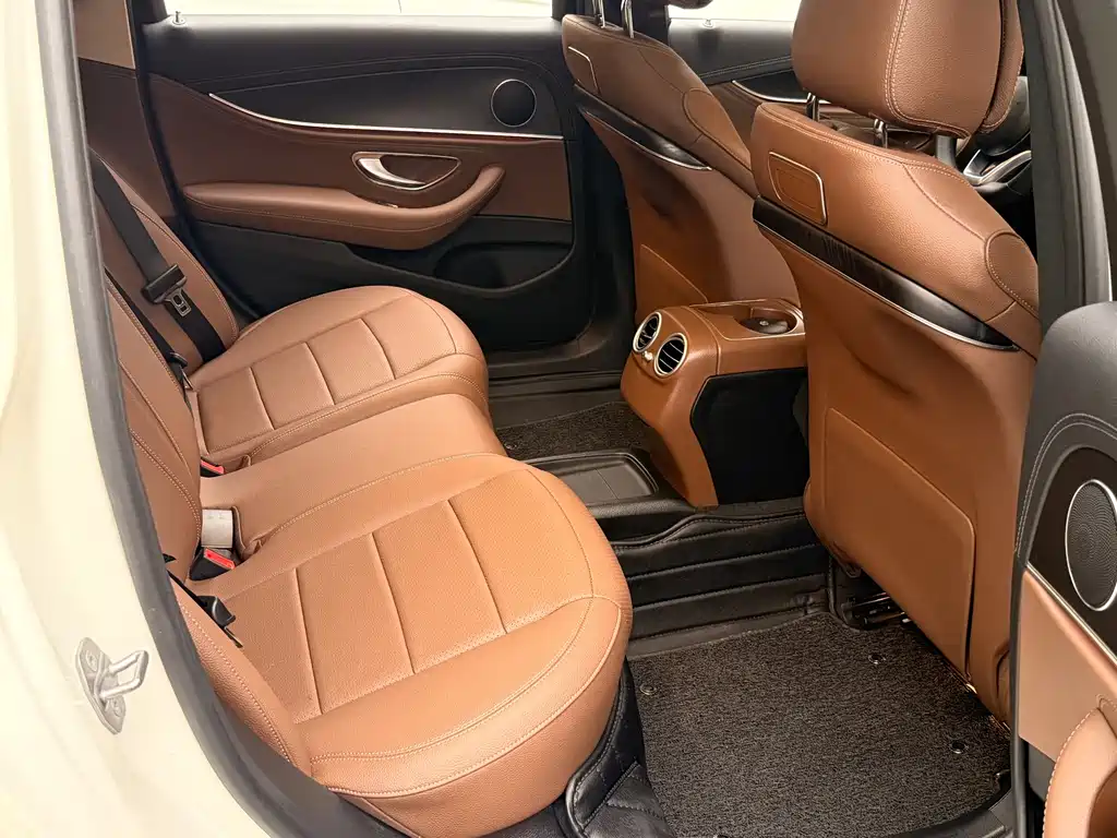 Mercedes-Benz E-Class 2018 — фото 10