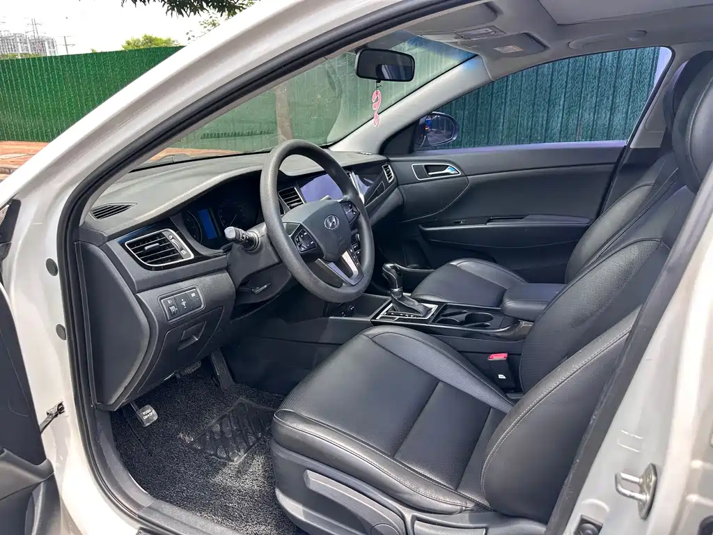 Hyundai Mistra 2015 — фото 8