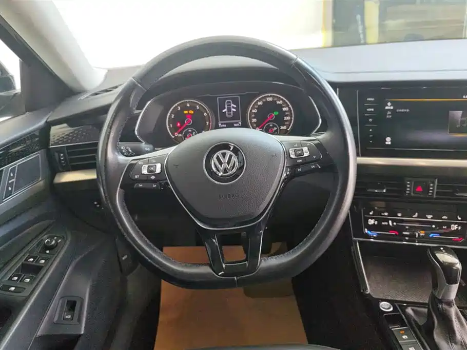 Volkswagen Passat 2020 — фото 15