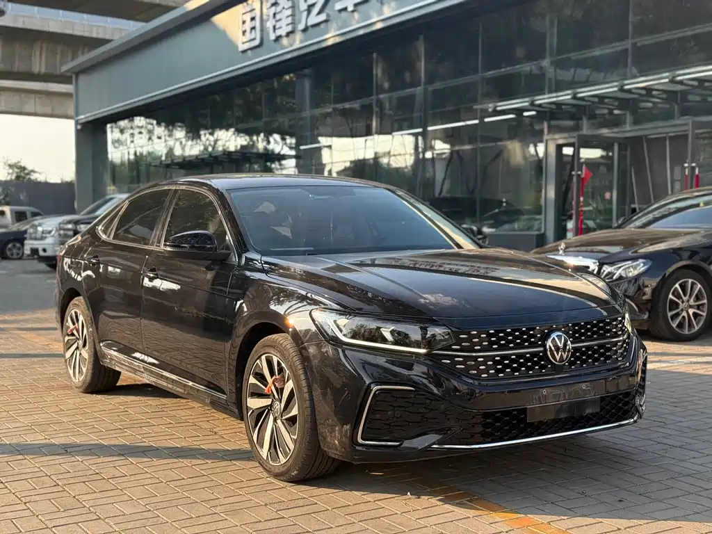 Volkswagen Passat 2022