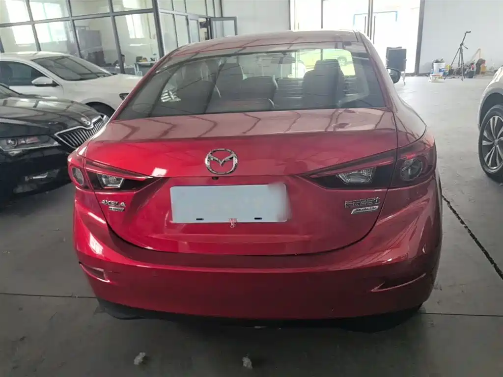 Mazda 3 Axela 2018 — фото 6