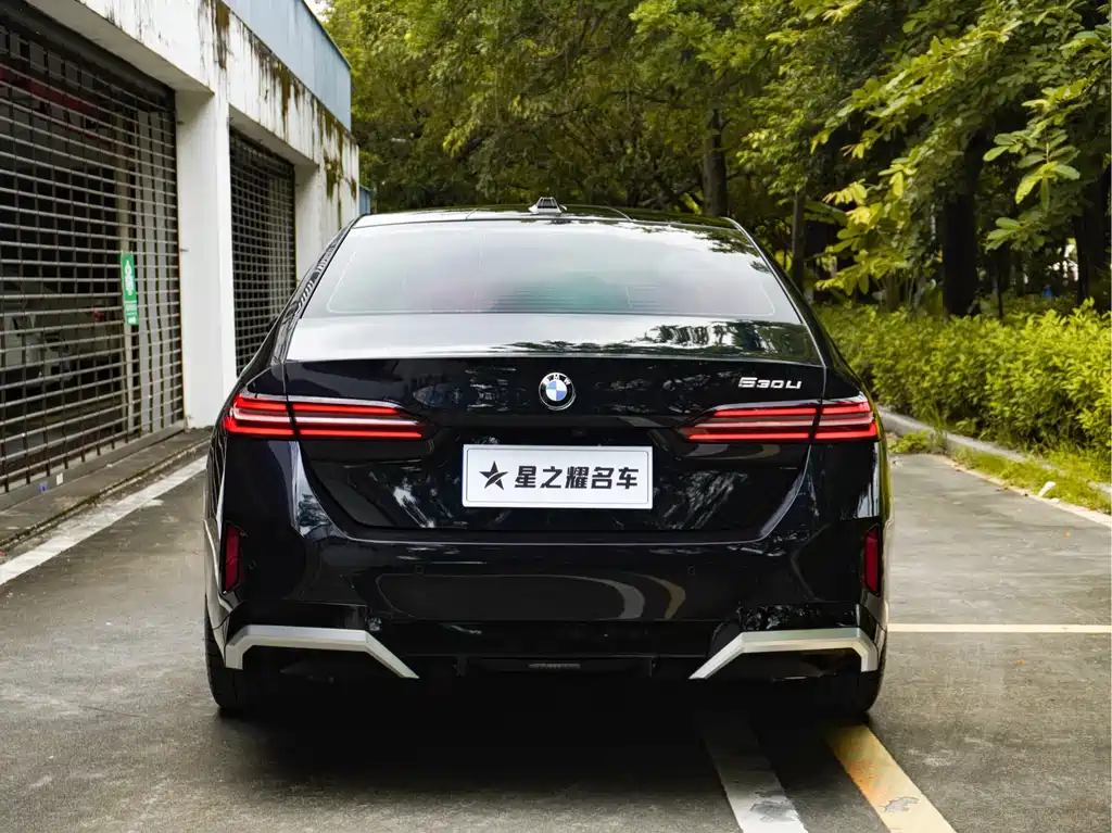 BMW 5 Series 2025