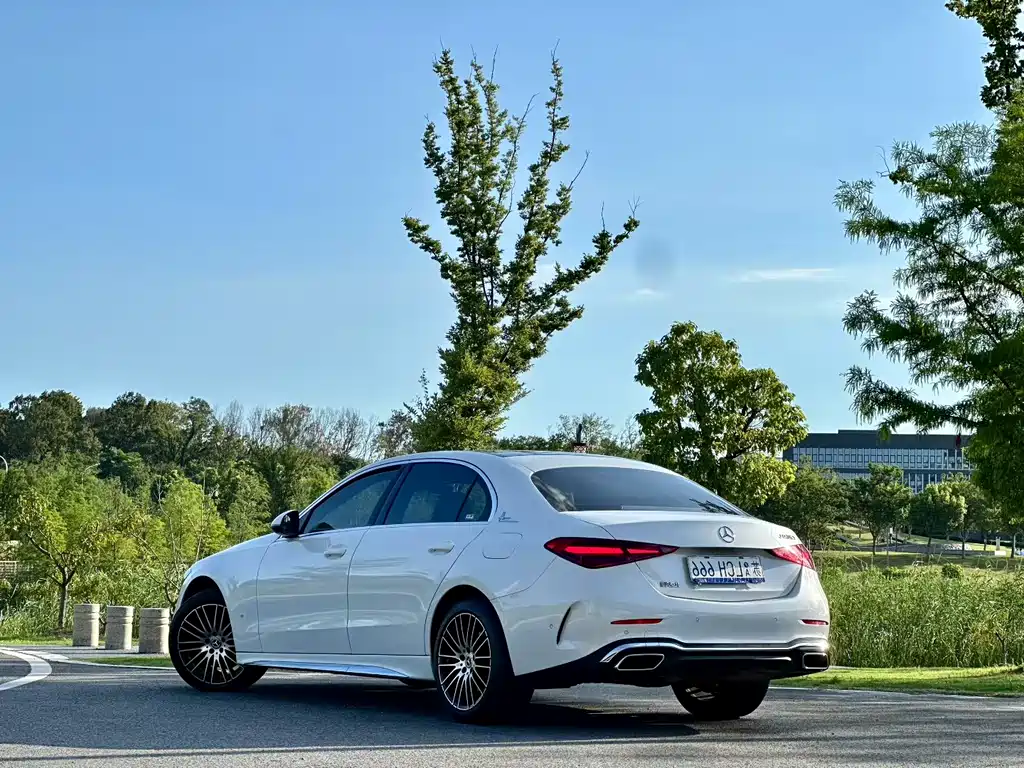 Mercedes-Benz C-Class 2023 — фото 11