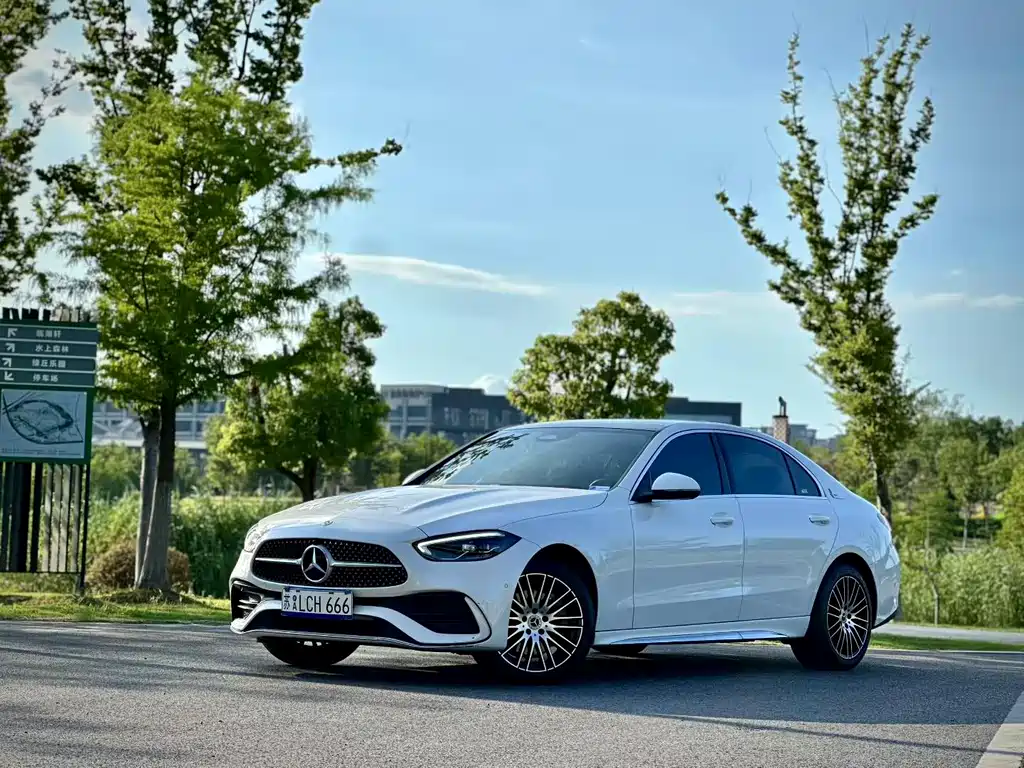 Mercedes-Benz C-Class 2023 — фото 9