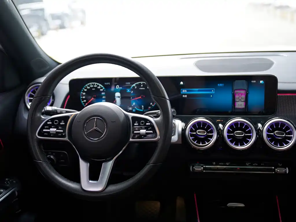 Mercedes-Benz GLB 2021