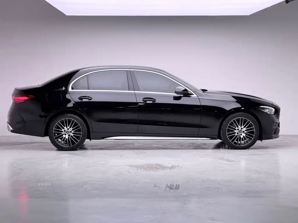 Mercedes-Benz C-Class 2023 — фото 15