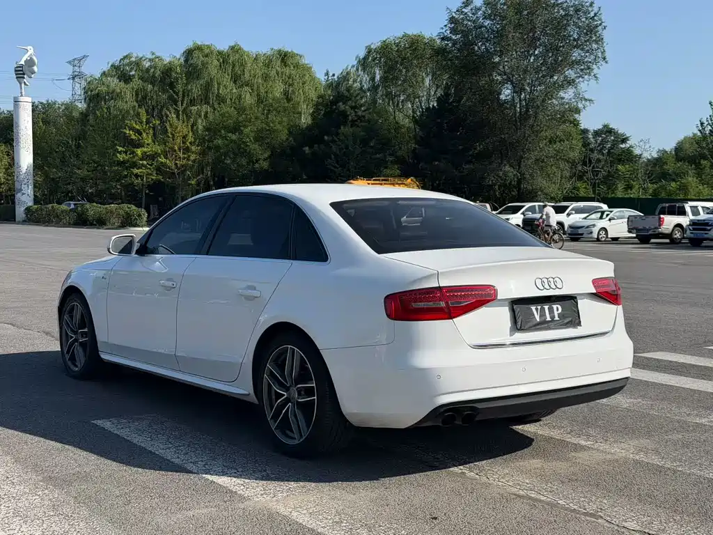 Audi A4L 2013