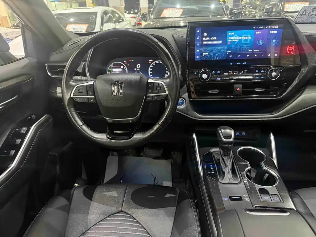 Toyota Crown Kluger 2021 — фото 10
