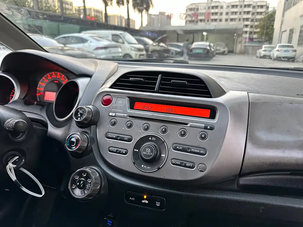 Honda Fit 2011 — фото 18