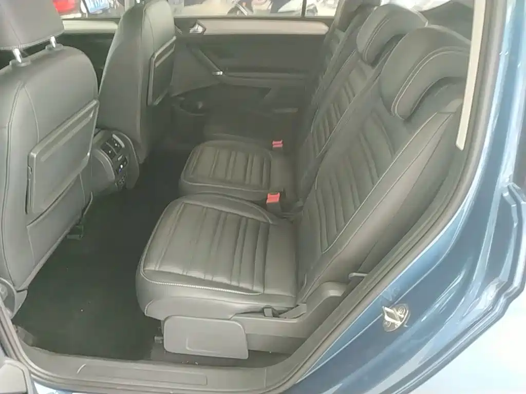 Volkswagen Touran 2018 — фото 17