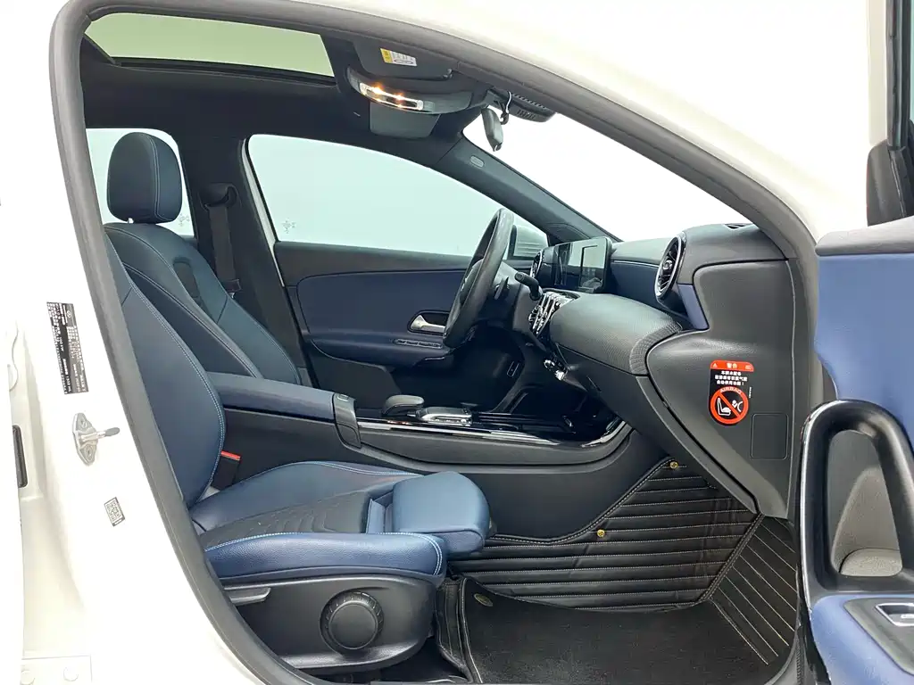 Mercedes-Benz A-Class 2022 — фото 8