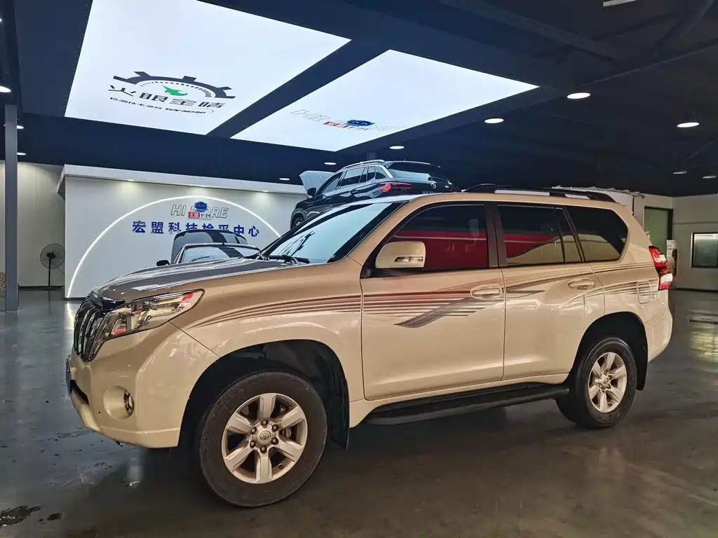 Toyota Prado 2015 — фото 1