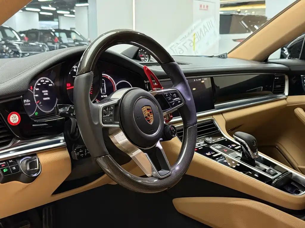 Porsche Panamera 2018 — фото 17