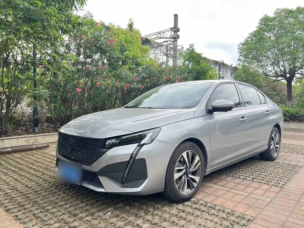 Peugeot 408 2024 — фото 1