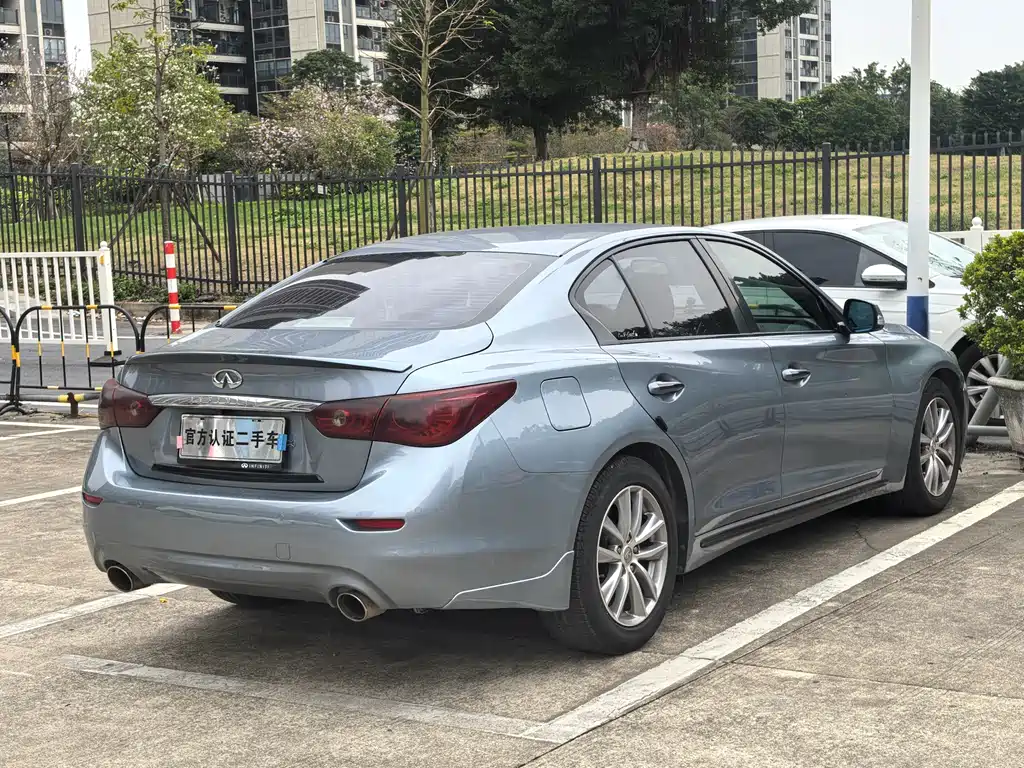 Infiniti Q50L 2015 — фото 21