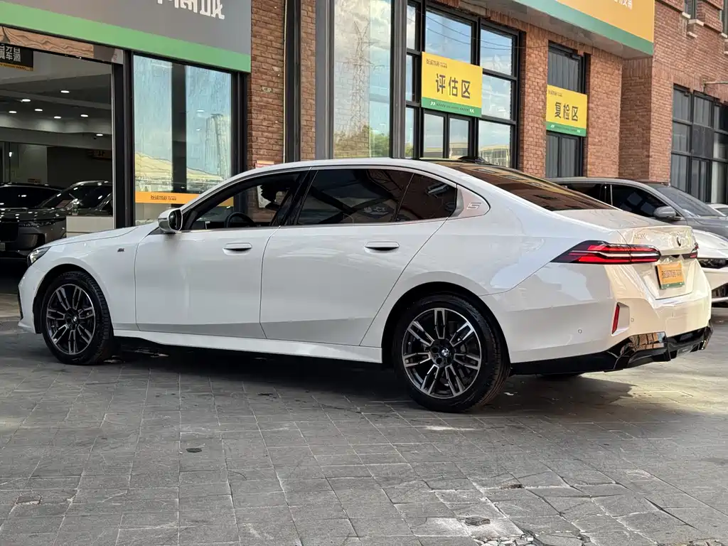 BMW 5 Series 2024