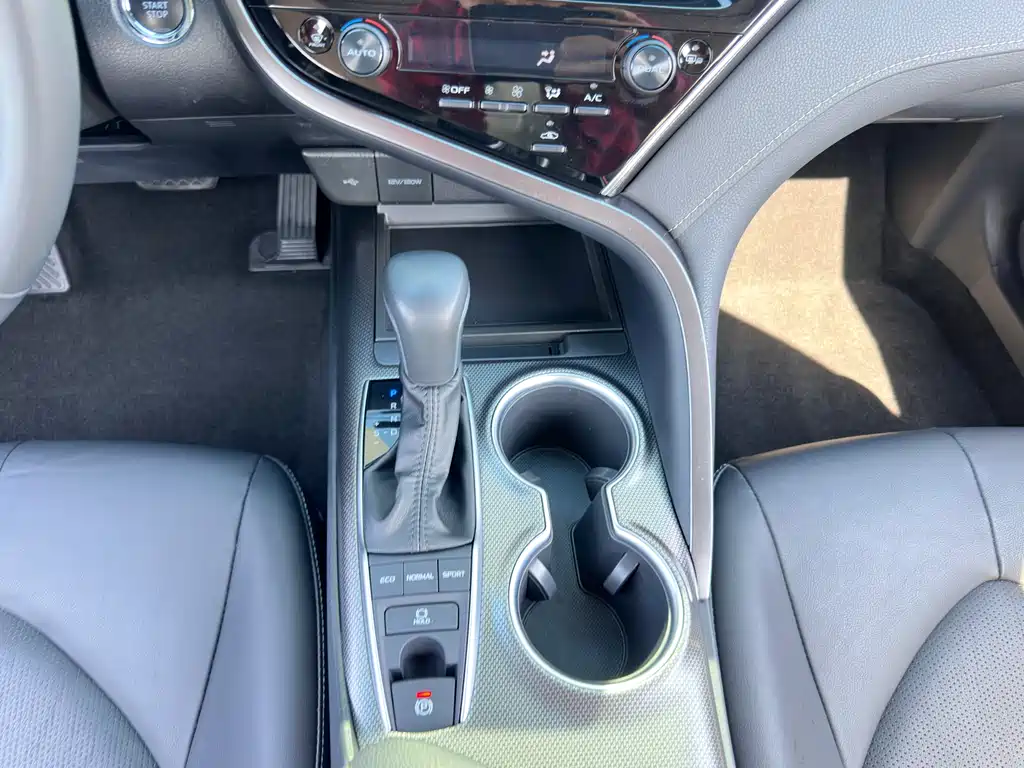 Toyota Camry 2022 — фото 18