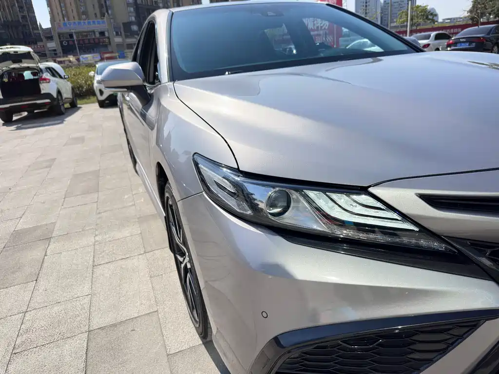 Toyota Camry 2022 — фото 23