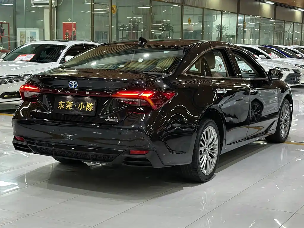Toyota Avalon 2019 — фото 9