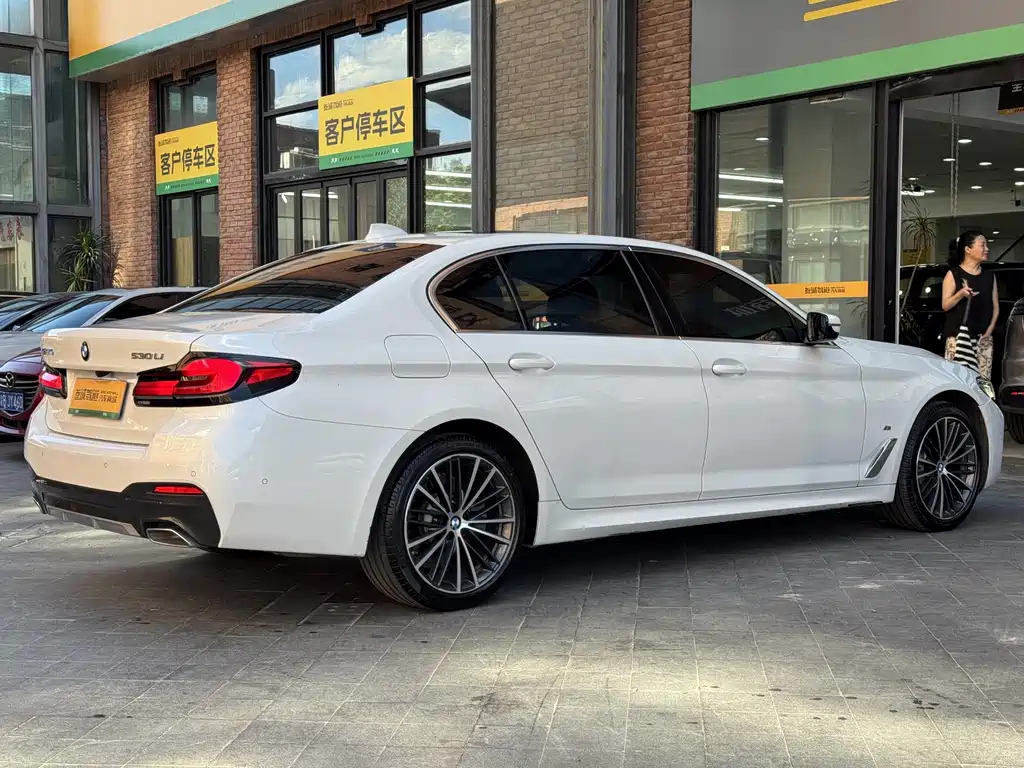 BMW 5 Series 2022