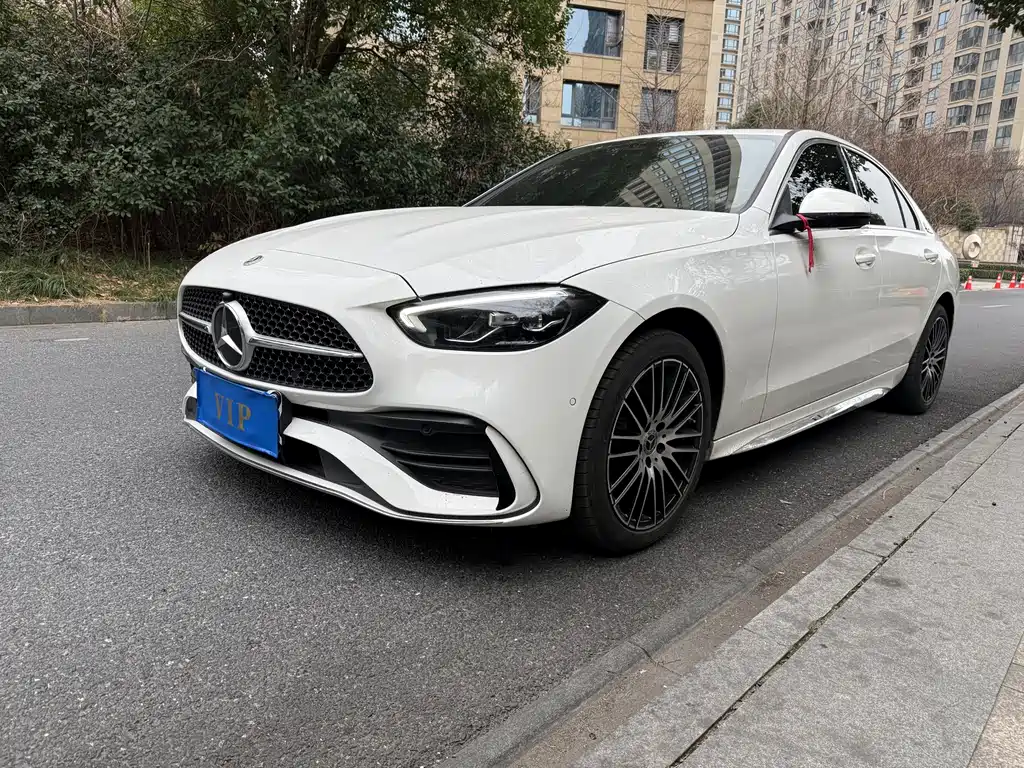Mercedes-Benz C-Class 2024 — фото 1