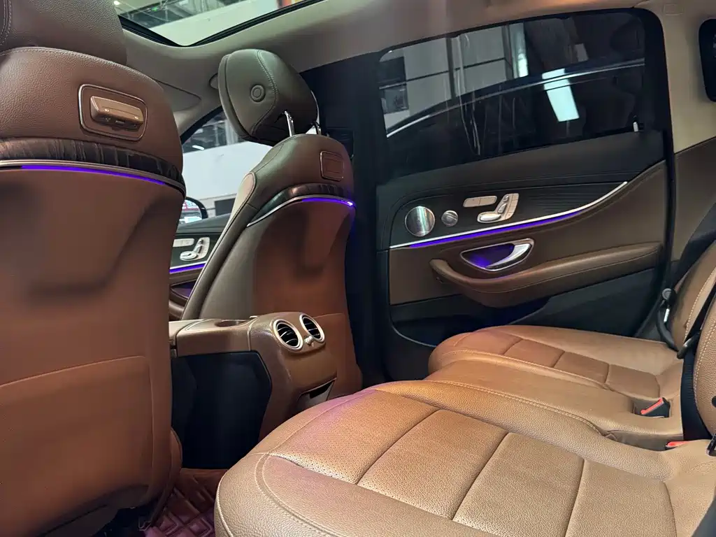 Mercedes-Benz E-Class 2020 — фото 15