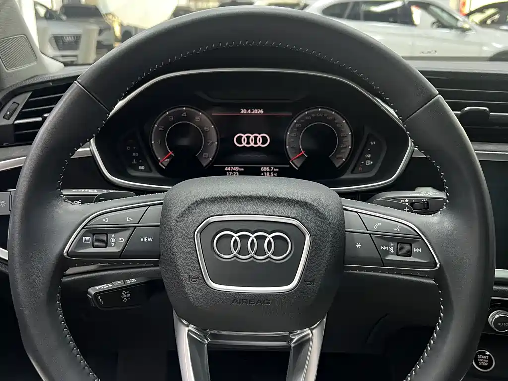 Audi Q3 2022 — фото 23