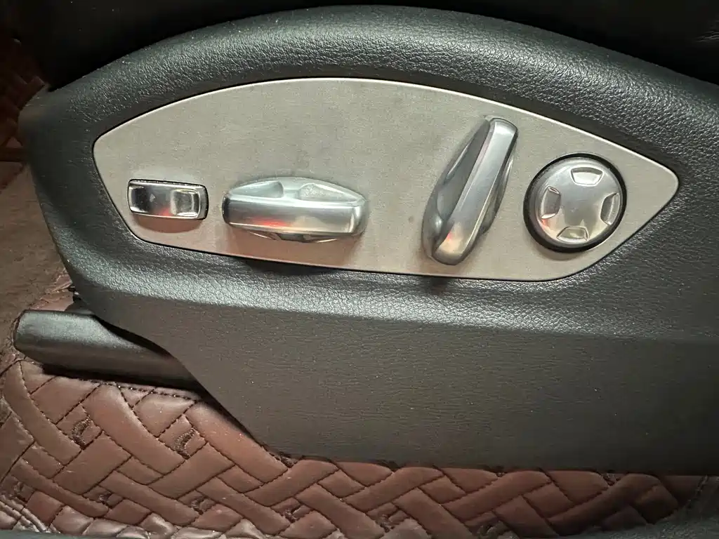 Porsche Cayenne 2017 — фото 11
