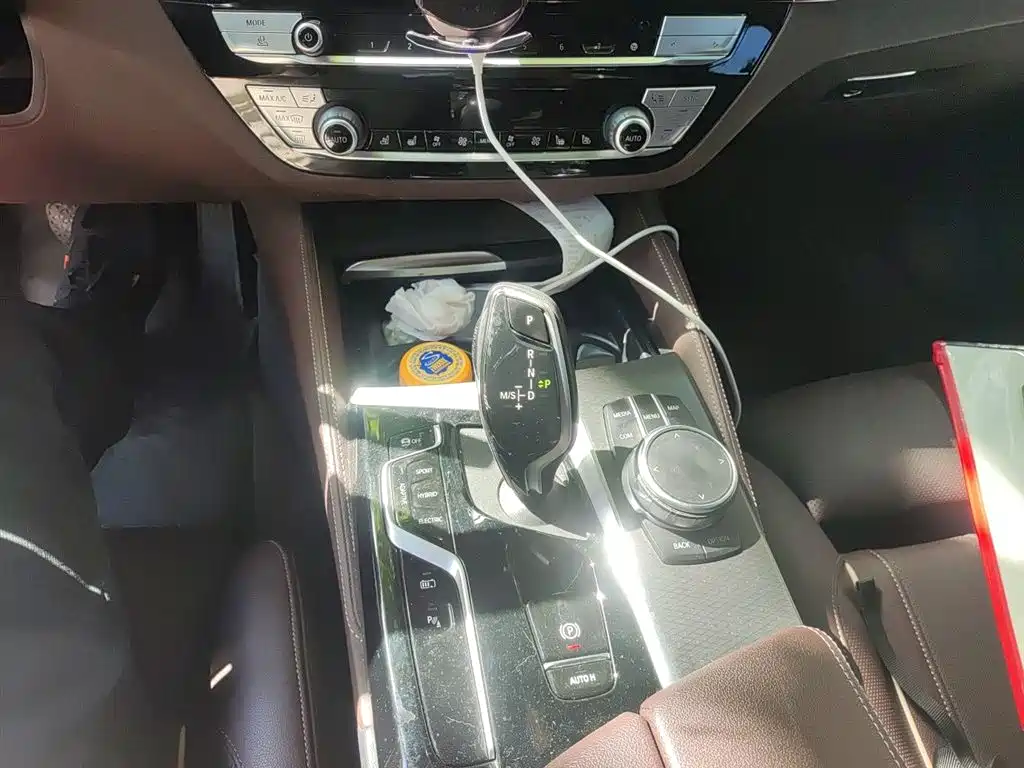 BMW 5 Series New Energy 2021 — фото 15